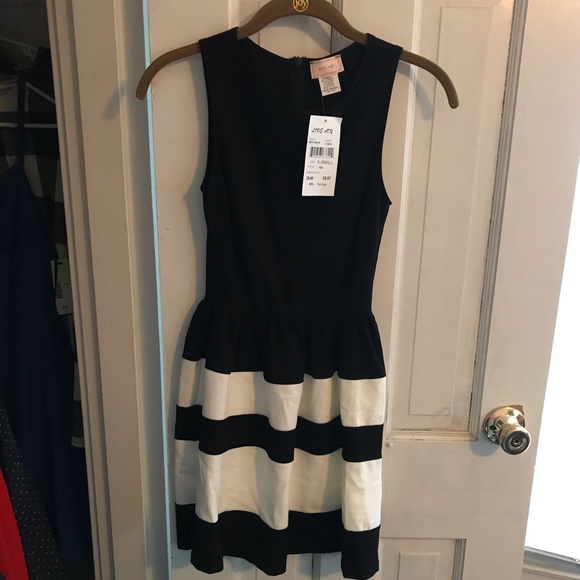 🌟✨SALE!✨🌟 NWT Super cute LBD! - Picture 3 of 5